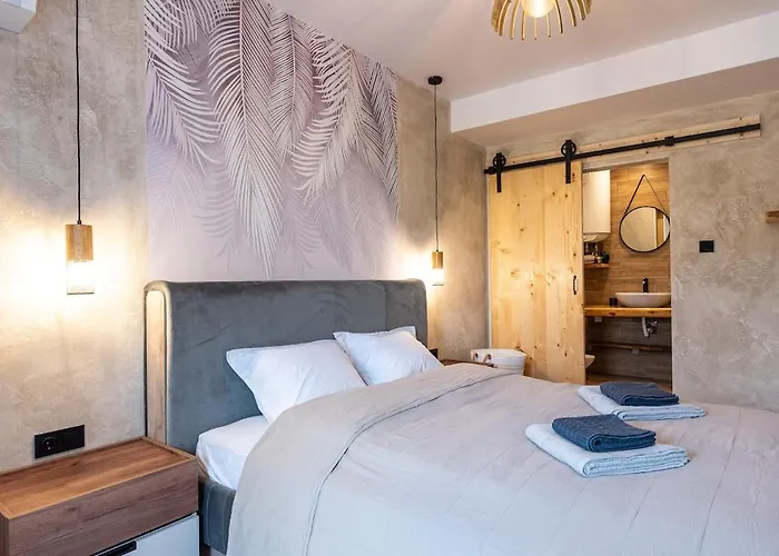 Vutovi's Corner Made With Care 2