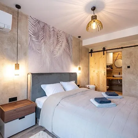 Daire Vutovi's Corner Made With Care 2